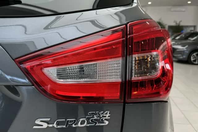 Suzuki S-CROSS (2021) thumbnail 25