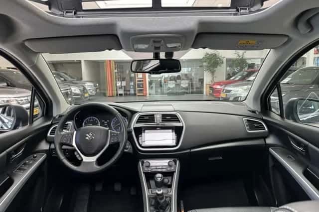 Suzuki S-CROSS (2021) thumbnail 27