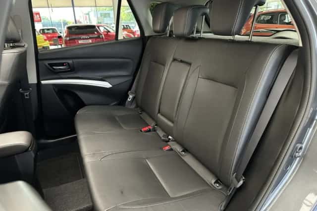 Suzuki S-CROSS (2021) thumbnail 6