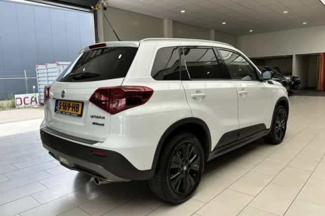 Suzuki Vitara (2023) thumbnail 3