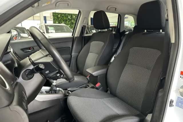 Suzuki Vitara (2023) thumbnail 4