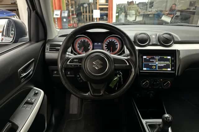 Suzuki Swift (2020) thumbnail 2