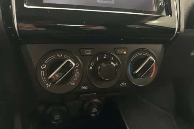 Suzuki Swift (2020) thumbnail 17