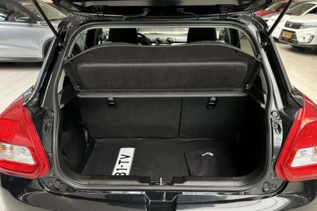 Suzuki Swift (2020) thumbnail 8