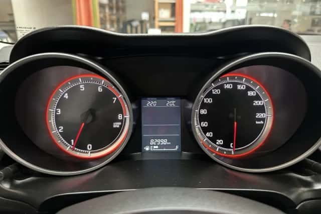 Suzuki Swift (2020) thumbnail 10