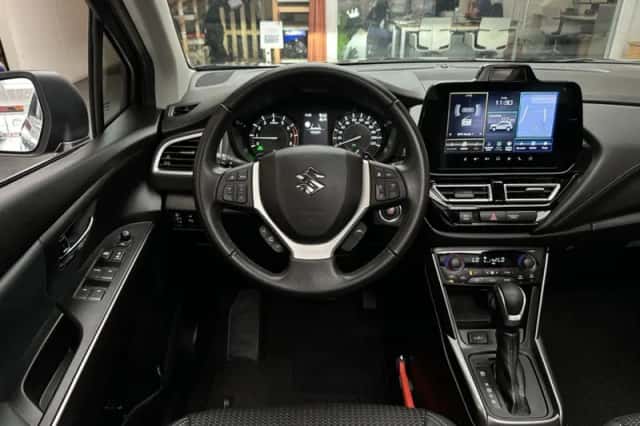 Suzuki S-CROSS (2024) thumbnail 2