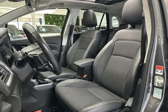 Suzuki S-CROSS (2024) thumbnail 4