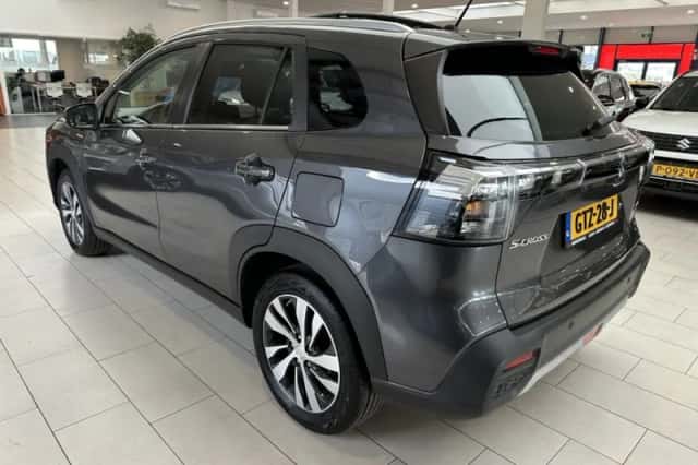 Suzuki S-CROSS (2024) thumbnail 32