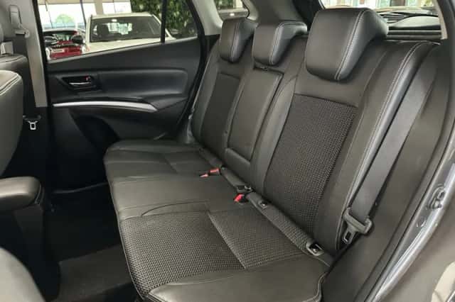 Suzuki S-CROSS (2024) thumbnail 6