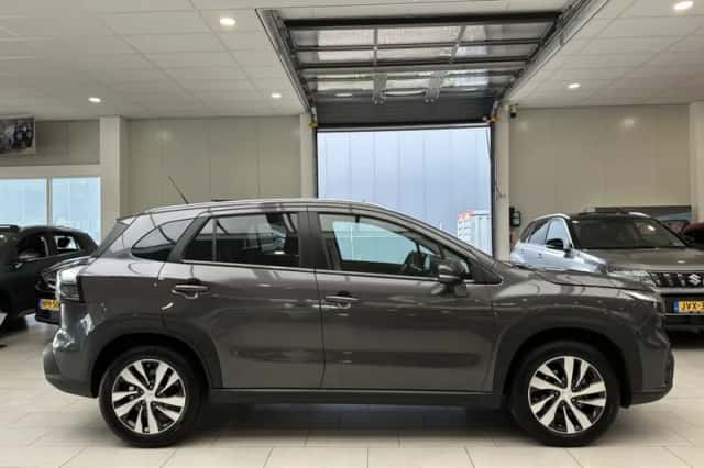 Suzuki S-CROSS (2024) thumbnail 9