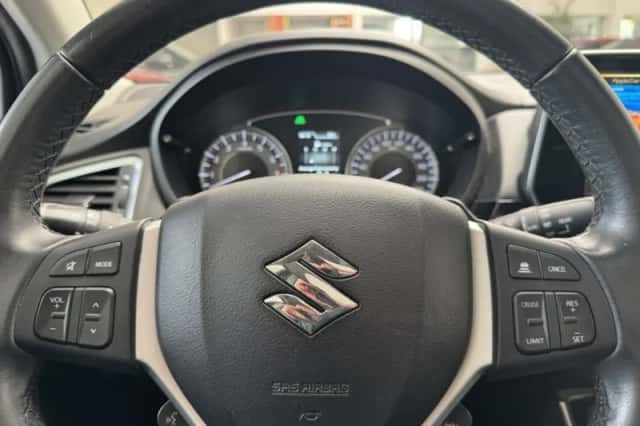 Suzuki S-CROSS (2023) thumbnail 17