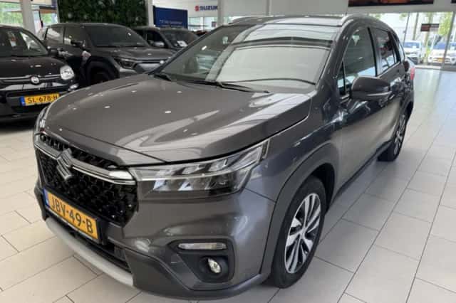 Suzuki S-CROSS (2023) thumbnail 7