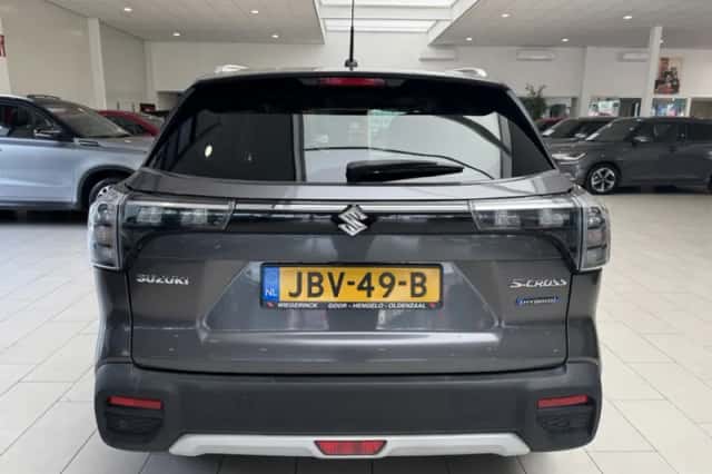 Suzuki S-CROSS (2023) thumbnail 10