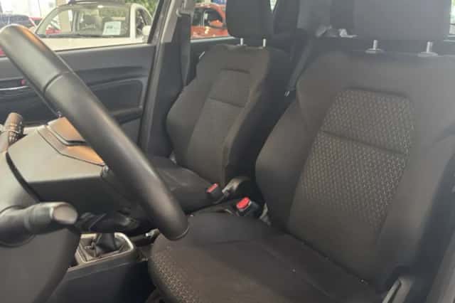 Suzuki Swift (2024) thumbnail 4