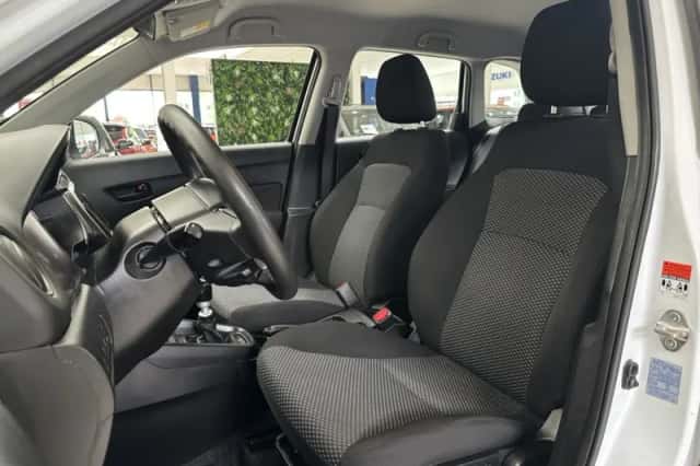 Suzuki Vitara (2022) thumbnail 4