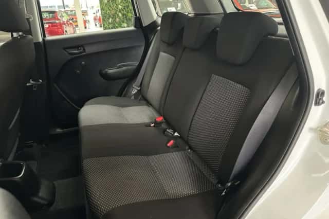 Suzuki Vitara (2022) thumbnail 6