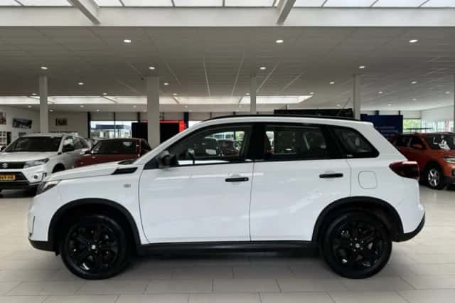 Suzuki Vitara (2022) thumbnail 7