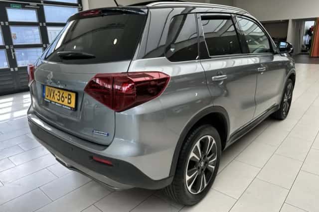 Suzuki Vitara (2021) thumbnail 3