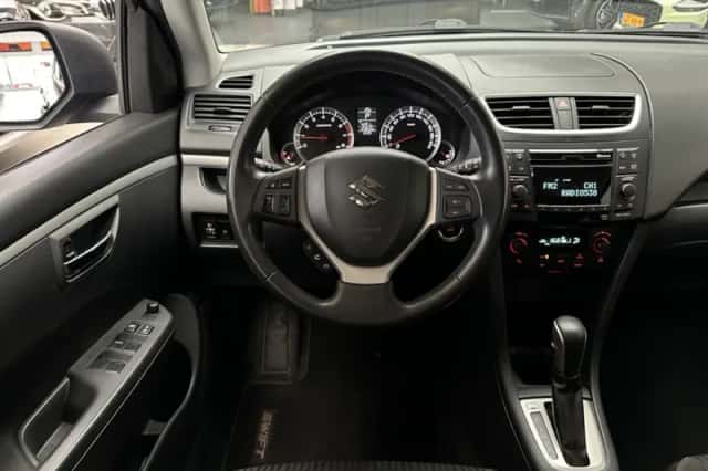 Suzuki Swift (2013) thumbnail 2