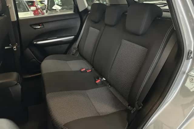 Suzuki Vitara (2019) thumbnail 6