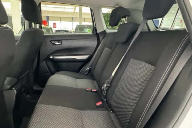 Suzuki Vitara (2025) thumbnail 6