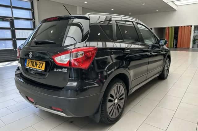 Suzuki S-CROSS (2014) thumbnail 3