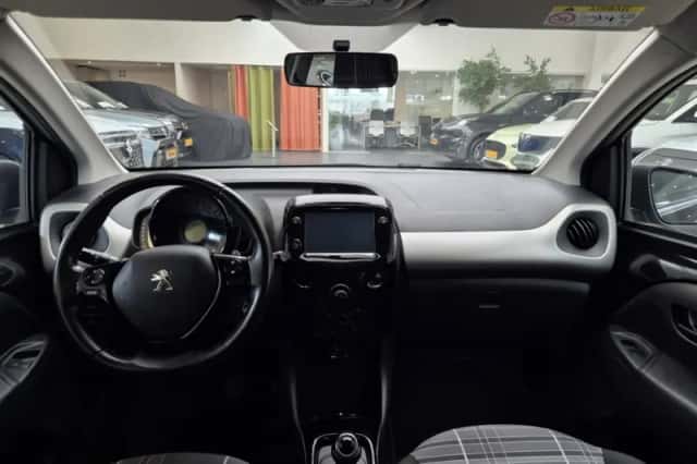 Peugeot 108 (2018) thumbnail 2