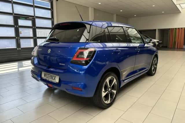 Suzuki Swift (2025) thumbnail 3