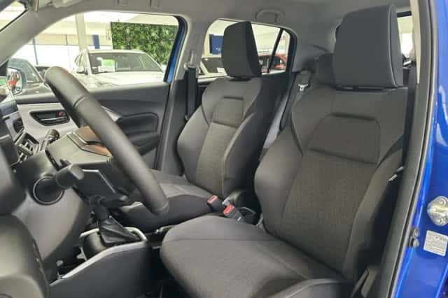 Suzuki Swift (2025) thumbnail 4