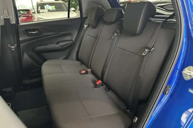 Suzuki Swift (2025) thumbnail 6
