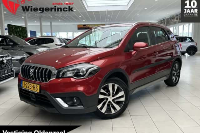 Suzuki S-CROSS (2019) thumbnail 1