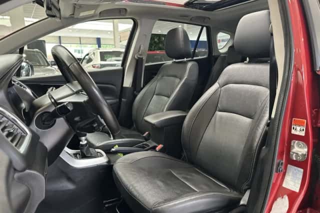 Suzuki S-CROSS (2019) thumbnail 4
