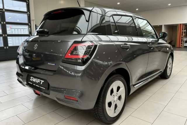 Suzuki Swift (2025) thumbnail 3