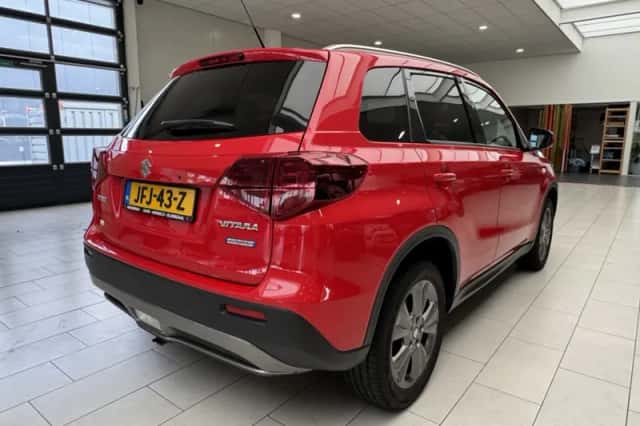 Suzuki Vitara (2021) thumbnail 3
