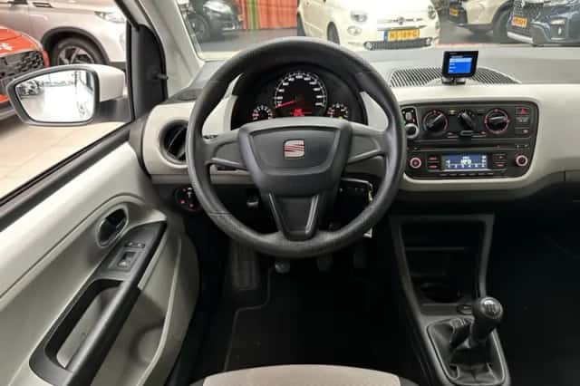 SEAT Mii (2012) thumbnail 2