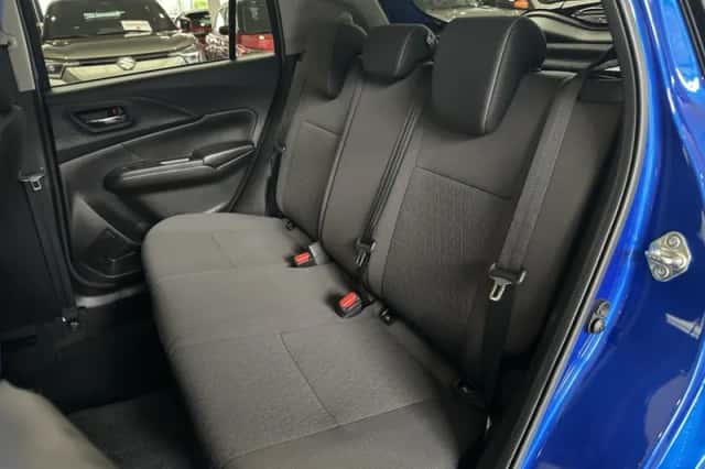 Suzuki Swift (2025) thumbnail 6