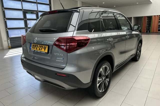 Suzuki Vitara (2021) thumbnail 3