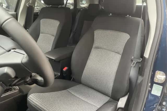 Suzuki S-CROSS (2025) thumbnail 4