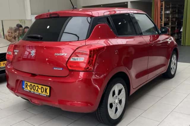 Suzuki Swift (2022) thumbnail 3