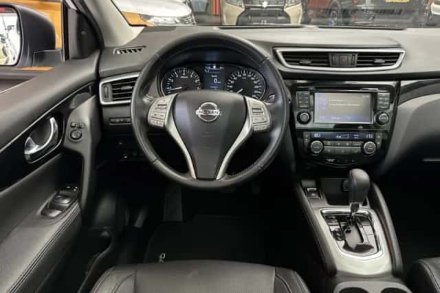 Nissan Qashqai (2016) thumbnail 2
