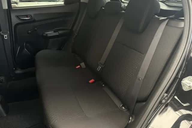 Suzuki Swift (2018) thumbnail 6