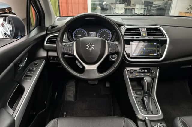 Suzuki S-CROSS (2021) thumbnail 2