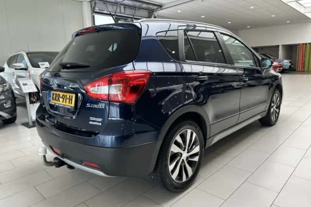 Suzuki S-CROSS (2021) thumbnail 3
