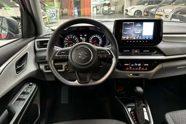 Suzuki Swift (2026) thumbnail 2