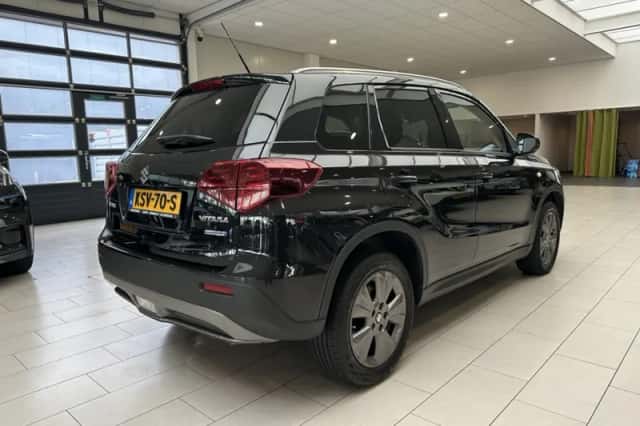 Suzuki Vitara (2023) thumbnail 3