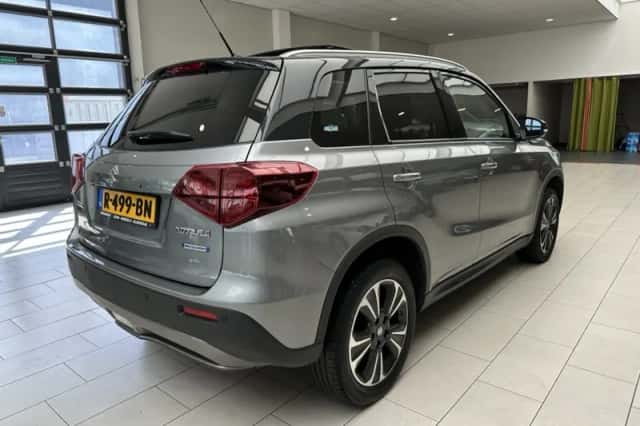 Suzuki Vitara (2022) thumbnail 3