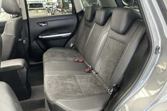 Suzuki Vitara (2022) thumbnail 6