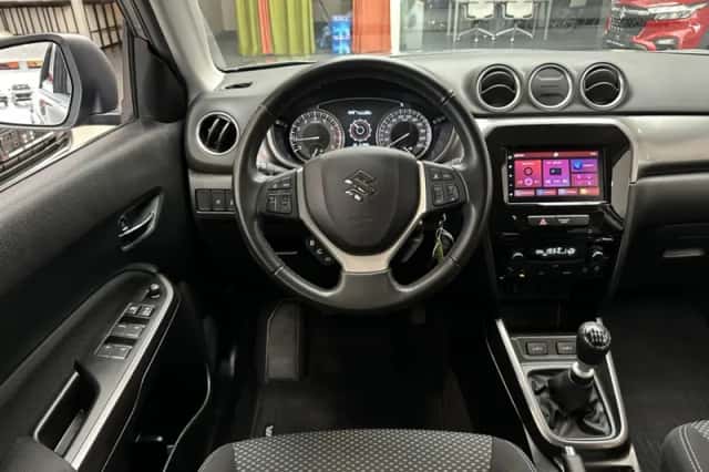 Suzuki Vitara (2023) thumbnail 2