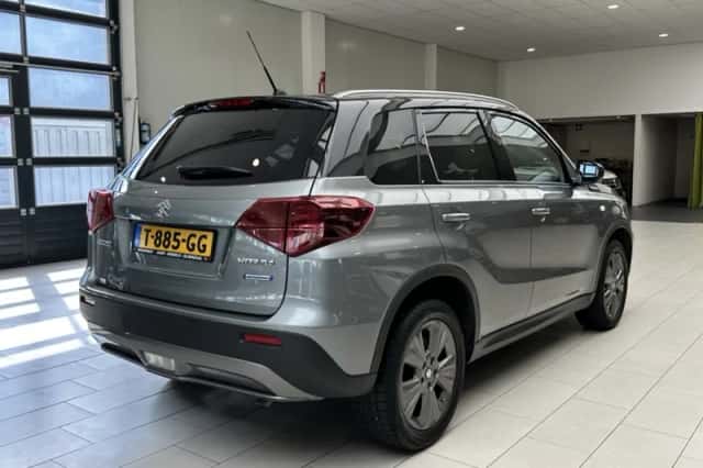 Suzuki Vitara (2023) thumbnail 3