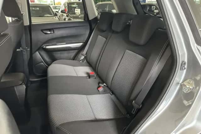 Suzuki Vitara (2023) thumbnail 6